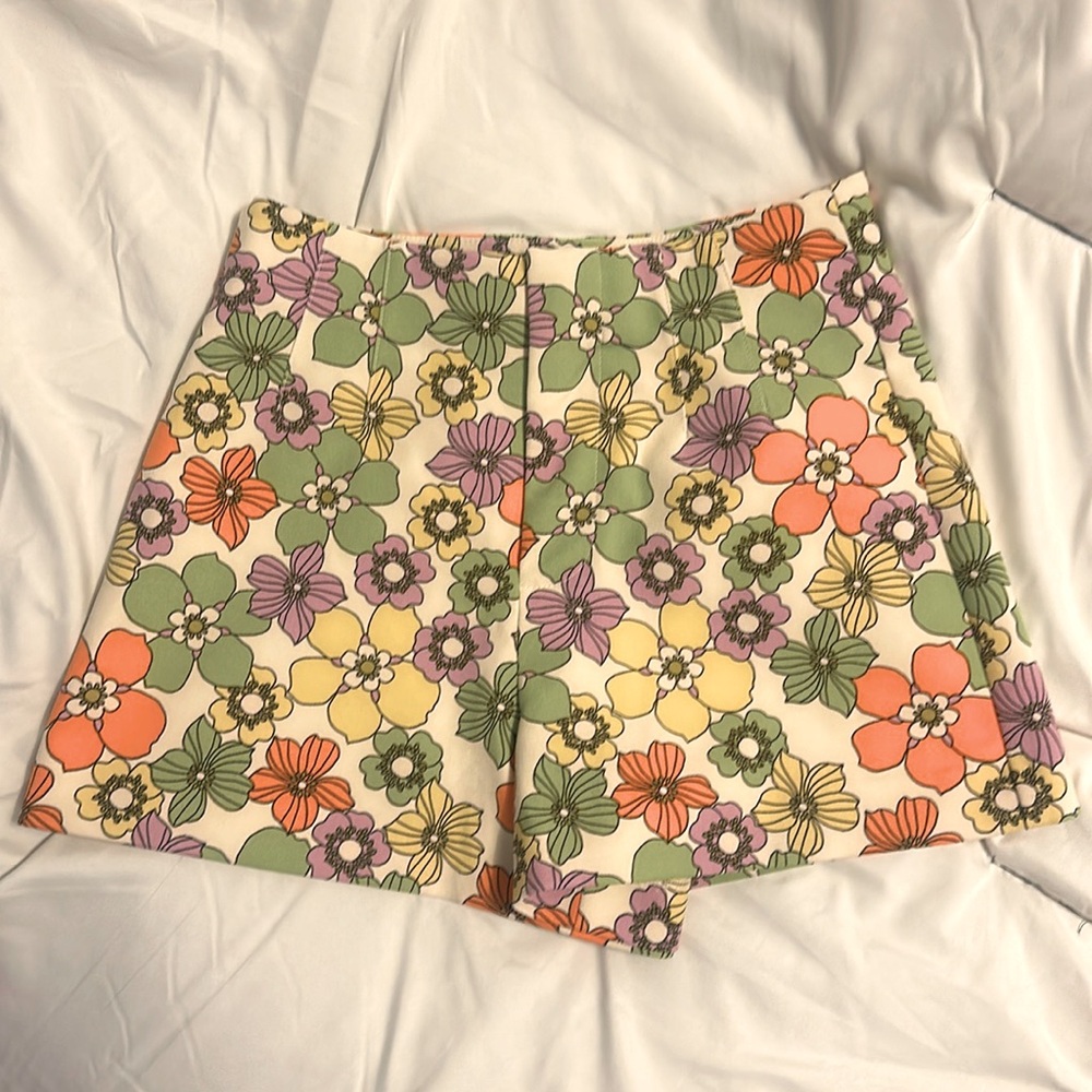 Zaba Extra Small Short Shorts. 70’s Inspired Print.